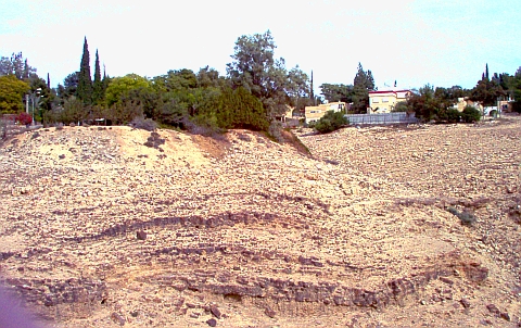 Terraces on the north side of Wadi